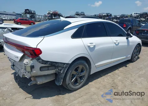 2021 Kia K5 Lxs z USA, uszkodzony, nr VIN 5XXG14J26MG054961